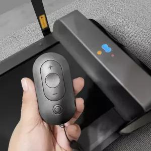 가볍고 접이식 런닝머신