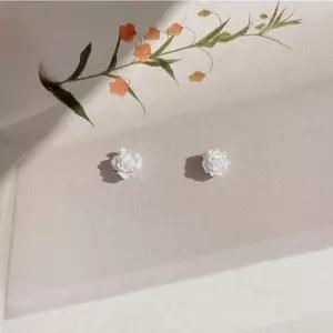 [옷자락]여자 베르사유의 마그네틱 장미 이어커프 피어싱