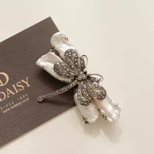 [제이로렌]바이데이지 담수진주 실버 잠자리 브로치 Bb0448