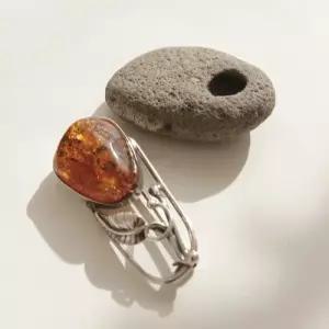 [제이로렌]바이데이지 호박 원석 나뭇잎 실버 브로치 Bb0433