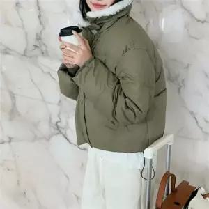 [신상오픈런]여성 하이넥 인조퍼 짧은 무스탕 패딩 재킷 (47362471)