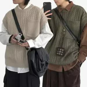 [아이에스이랩]케이블 니트 포켓 조끼 루즈핏 오버사이즈 4NT024