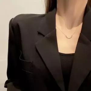 [신상오픈런]여성용 세련된 일상 목걸이 - 포인트 골드 디자인 (47224616)