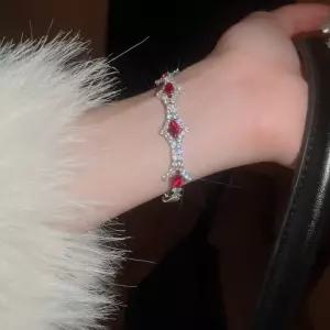 스칼렛 레이스 레드 루비 글로리 팔찌