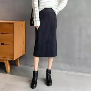 [옷은날개] 밴딩 니트 블랙 스커트 세로텍스쳐 뒷트임 군살커버