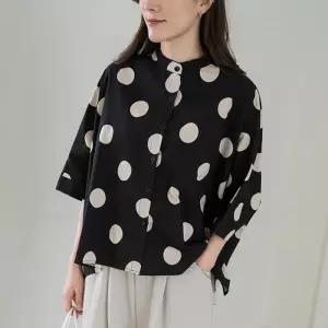 [마담4060]엄마옷 마담4060 [모던베이직]도트차이나 여성 데일리 블라우스 -RBL260400