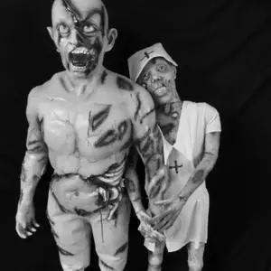 인형 시체 장식 부러지다 다리가 미이라 할로윈 미라 유령 좀비 마네킹