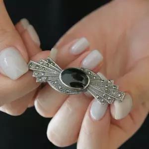 [제이로렌]바이데이지 라운드 오닉스 마카사이트 실버 브로치 Bb0469