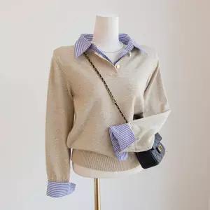 [잇수다] 로완 스트라이프 카라 셔츠 레이어드 버튼 니트