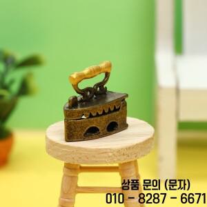 1:12 스케일 인형의 집 미니어처 아이언 다림질 옷 장면 모델 빈티지 도구 가구 액세서리 14세 이상 장난감