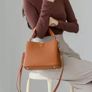 가죽토트백 소가죽 스퀘어 토드백 빈티지 여대생백