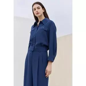 [더아이잗]플랩 장식 블루종 블라우스 IP4AOBL131_CC