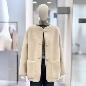 CC콜렉트 신세틱 퍼 칼라리스 하프 무스탕 점퍼 E254PSJ168 351231