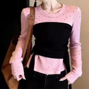 [아리엘스타일]레이어드배색 슬림핏 포인트탑 핑글루슬림티