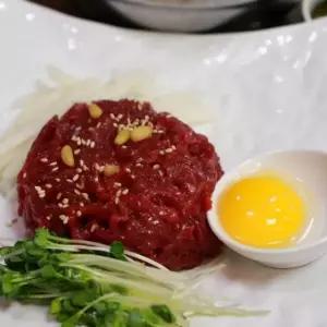 1등급 프리미엄 국내산 육회 4팩 1KG + 소스4팩