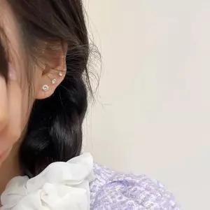 기본 큐빅 귀걸이 큐빅 포인트 나사형 잠금 귀피어싱