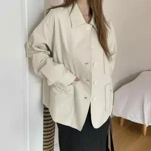 [하프클럽/옷자락]여자 스탠다드핏 면 스판 포켓 카라 자켓