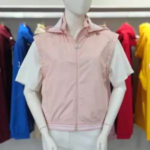 루이까스텔 SS 여성 등판 프린트 후드형 조끼 점퍼 베스트 7LOJP305P