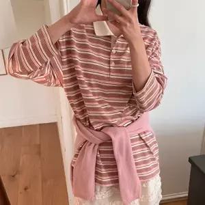 [옷자락]여자 루즈핏 쭉티 힙커버 스트라이프 배색 카라 티셔츠