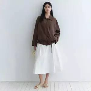 온앤온 핀턱 디테일 A라인 스커트 NEW6XS342 1027883