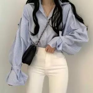 [SBD] 세로스트라이프 2컬러 블라우스 셔츠 데일리 벌룬소매