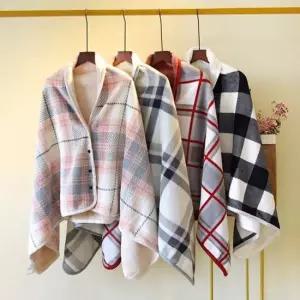 겨울 여성 무릎담요 캠핑 체크 단추있는 극세사 담요 치마담요 망토담요 학생담요 차박담요