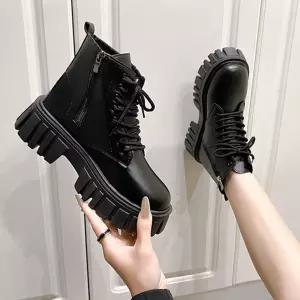 울트라청키솔 블랙플랫폼 레이스업 워커부츠 여성스트릿룩사이드지퍼 하이틴 코디 슈즈 트렌디신발 가을겨