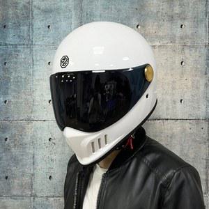 특이한 레트로 풀페이스 헬멧