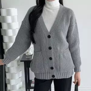 여성 도톰 브이넥 루즈핏 니트 가디건 겨울 데일리룩 데일리 여자 패션 아우터 코디