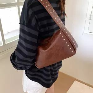 아이언하트 여성용 하계 빈티지 오피스룩 가방 숄더백 트렌드 KKE2