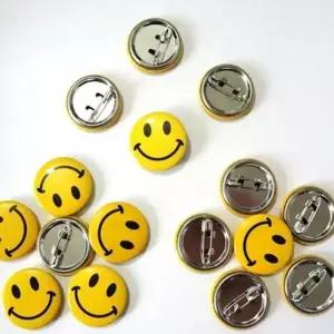 노란 스마일 브로치 패션옷핀 스마일옷핀 예쁜브로치 스마일뺏지 옷핀뱃지