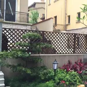 단독주택 전원주택 테라스 데크 난간 담벼락 가림막 펜스 격자 담장 휀스