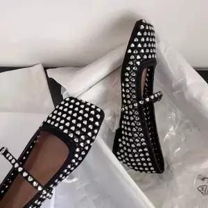 여자 프렌치 메리제인 일자 워킹화 스퀘어 양가죽 큐빅 펌프스 스트랩 속가보시 CH5