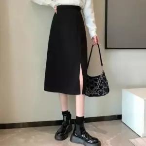 허리 뒷밴딩 앞트임 절개 포인트 밑단 슬릿 검정 치마