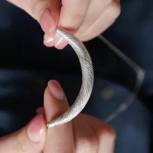 [제이로렌]바이데이지 브러쉬드 커브 펜던트 실버 목걸이 Bn0564