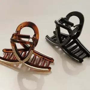 [제이로렌]바이데이지 슬림 큐빅 꼬임 집게핀 Bh0927