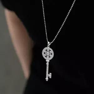 [제이로렌]바이데이지 행운 열쇠 펜던트 실버 롱목걸이 Bn0532