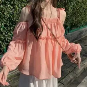 [SBD] 리본끈 오프숄더 스모크밴딩 프릴 블라우스