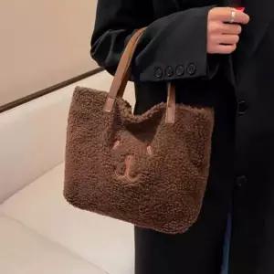 러블리한 곰돌이 자수 가방 귀여운 뽀글이 퍼 토트백 미니크로스백