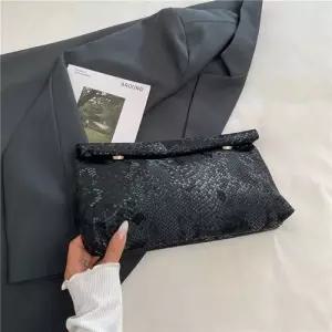 스파이더맨 여성용 캐주얼 컬러의 대용량 클러치 비주얼 봉투 슬림핏 가방 OPH5