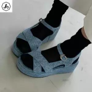 [애슬릿] 패브릭 크로스 스트랩 웨지힐 여름 샌들 (35833544A)