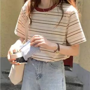 에이치플러스몰 여름 나들이 룩 여행 줄무늬 단가라 라운드 넥 티셔츠 스프라이트티 스트라이프반팔티 2056