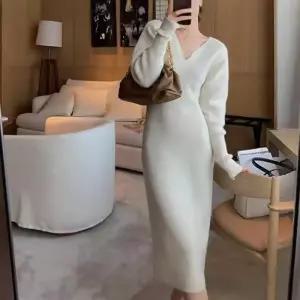 앤트맨 여자 원피스 니트 스커트 미디 빈티지 이너 프렌치 A라인 브이넥 긴팔 힙업 OPH1