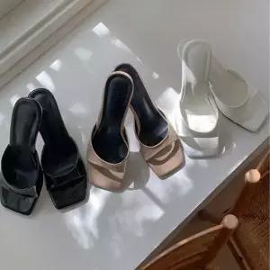 인기상품 뮬 구두 여성 여름 오픈 형 샌들 하이힐 슬리퍼 코디 [WFJTJ1B_260405]