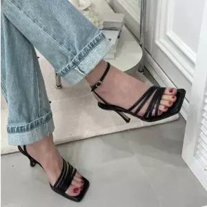 인기상품 청바지 코디 여름 여성 오픈 샌들 하이힐 앵클 스트랩 [WFK369I_260405]