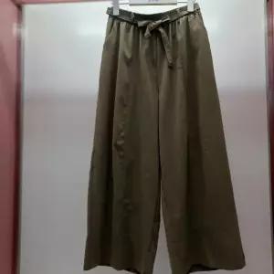 Latium HC06 구김없는 밴딩 끈 앞절개 통와이드 바지 D2621pt04