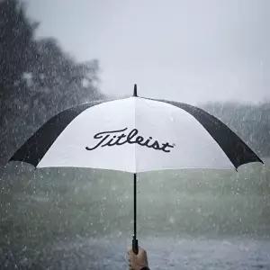 타이틀 부담없이 쓰기 좋은 골프 우산 가성비 골프용품 추천 블랙 화이트