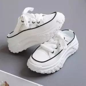 인기상품 2컬러 통굽 슬리퍼 스니커즈 배색 라인 뮬 여자 [WFHQ9X4_260405]