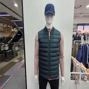 [잔카][웨스트우드] WO3MCDV621 DZ 맨 베이직 다운 베스트 (P003564356)