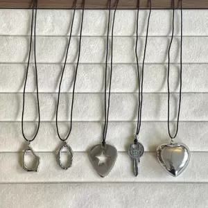 목걸이 매듭 가죽 끈 롱 써지컬 포인트 열쇠 하트 물결 시니컬 실버 데일리 소품샵 키치한 Y2K